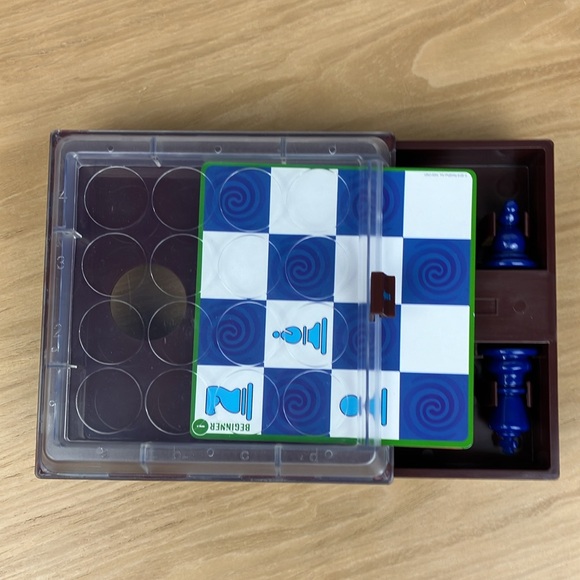 Thinkfun All Queens & Solitaire Chess - Picture 9 of 14